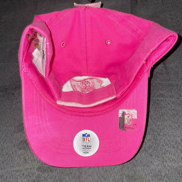 NFL Hat- Tampa Bay Buccaneers Apparel NWT!!  Reasonable Offers are Welcome! - Picture 2 of 2
